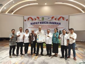 Angka Stunting Tersisa 18,7 Persen, Bupati Sintang Terima Penghargaan Oleh Pemerintah Pusat