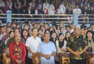 Umat Kristen Gelar KKR, Bupati Sintang Hadir di Pembukaan, Wabup Sintang Ikuti KKR Sampai Selesai