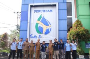 Silaturahmi Dengan Manajemen Perumdam Tirta Senentang, Ini Yang Disampaikan Kadis Kominfo Sintang