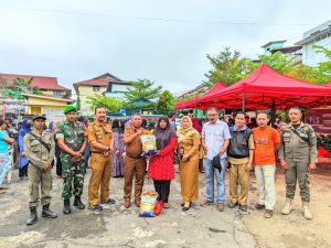 Camat Sintang Pantau Pelaksanaan Operasi Pasar di Pasar Sayur Masuka