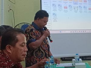 Kesbangpol Sintang Laksanakan Sosialisasi Pendidikan Politik Bagi Pengurus RT Se Desa Sungai Ana