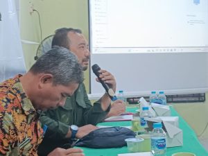 Camat Sintang Berikan Sambutan Saat Sosialisasi Pendidikan Politik di Desa Sungai Ana