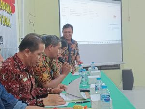 Kesbangpol Sintang Laksanakan Sosialisasi Pendidikan Politik, Ini Kata Kades Sungai Ana