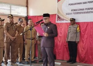 Sanito Fiusta Camat Ketungau Hilir Kukuhkan Perpanjangan Masa Jabatan BPD