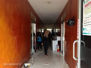 Jajaran Kominfo Sintang Mulai Bersihkan Eks VIP RSUD AM Djoen