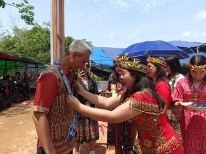 Kadis Kominfo Hadiri Peresmian Rumah Adat Bui Nasi di Desa Lengkenat