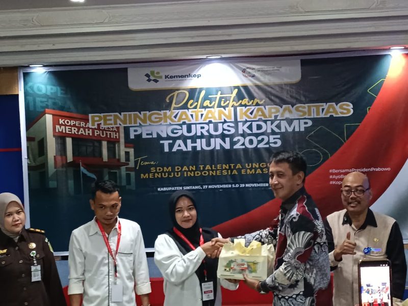 Asdep Jaringan Usaha Kemenkop RI Dorong KDKMP Sintang Miliki Sense of Ownership